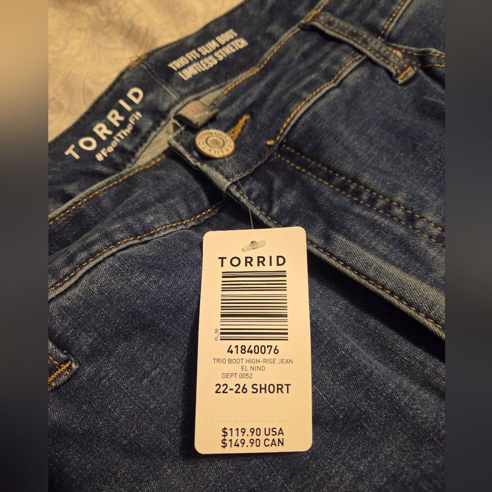 Torrid Trio High Rise Boot Jean 22-24 Short